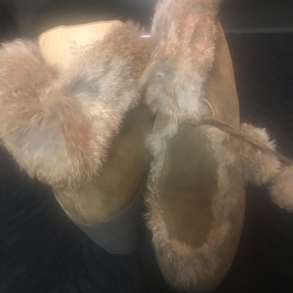 Footwear - Picture 2 of 9